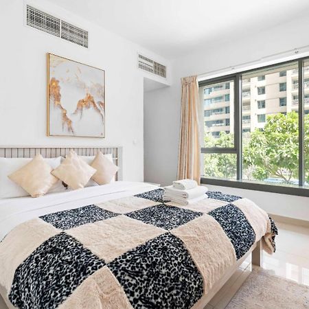 Vacay Lettings 1 Bed Close To Down Town Fountain View Dubai Ngoại thất bức ảnh