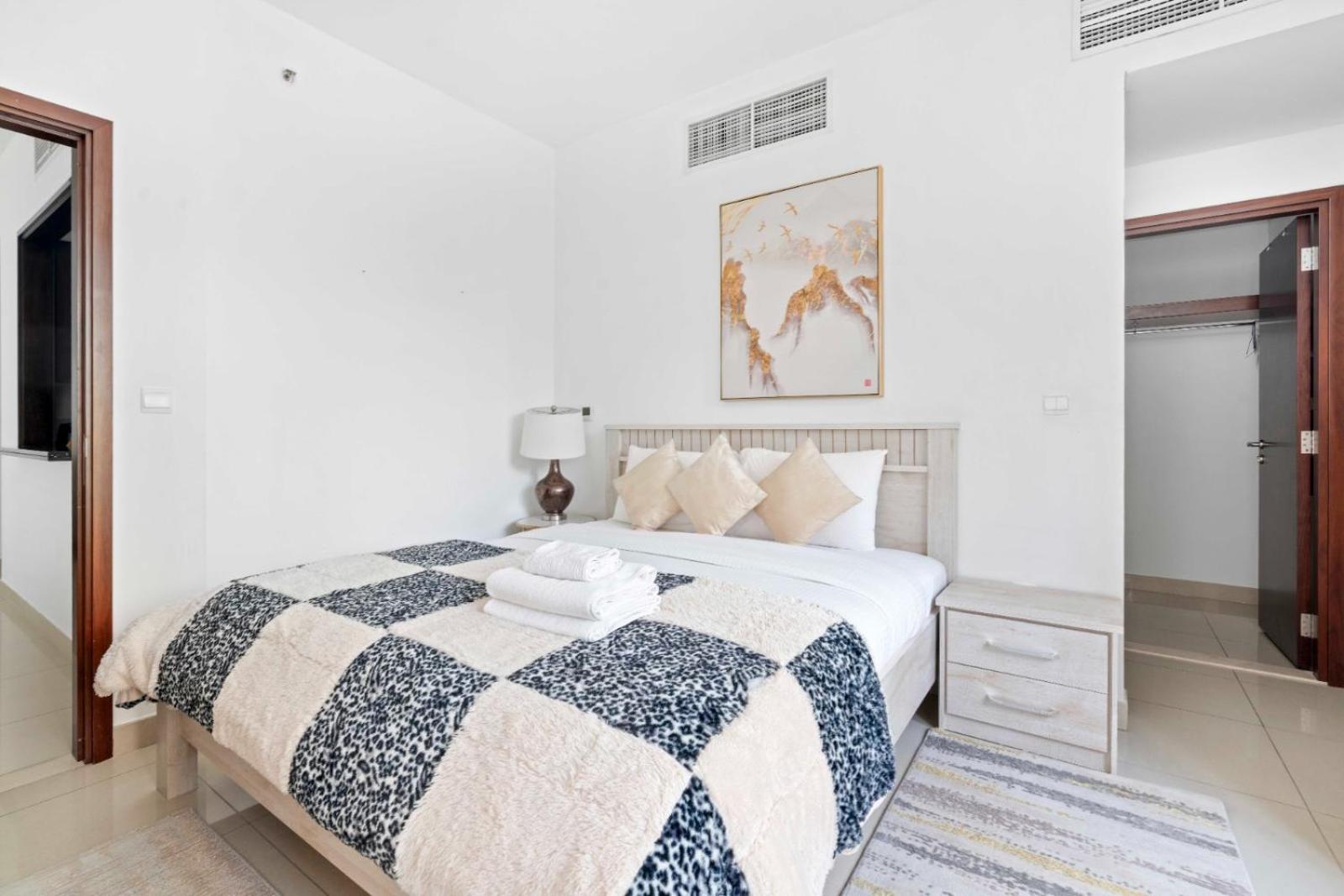 Vacay Lettings 1 Bed Close To Down Town Fountain View Dubai Ngoại thất bức ảnh